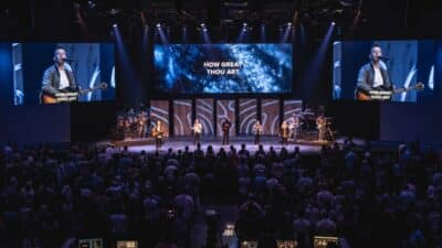 How Church Audio Visual Lighting and Acoustics Shape Attendees’ Experiences